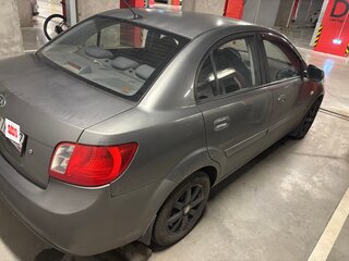 2010 Kia Rio II Рестайлинг, серебристый, 380000 рублей, вид 3