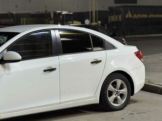 2013 Chevrolet Cruze I Рестайлинг, белый, 610000 рублей, вид 4