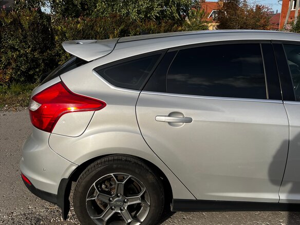 2011 Ford Focus III, серебристый, 800000 рублей - вид 3