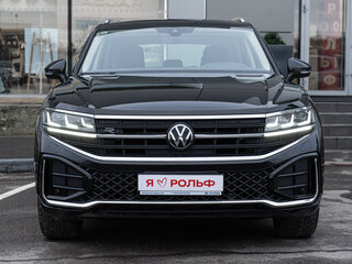 2025 Volkswagen Touareg III Рестайлинг, чёрный, 8590000 рублей, вид 2