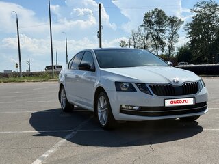2018 Skoda Octavia III (A7) Рестайлинг, белый, 1820000 рублей, вид 2