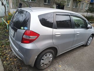 2011 Honda Fit II, серебристый, 900000 рублей, вид 4
