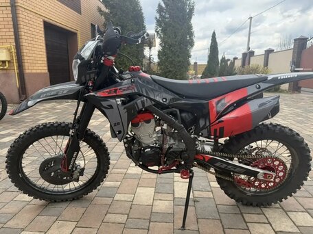 2026 BSE Z8, красный, 290000 рублей, вид 1