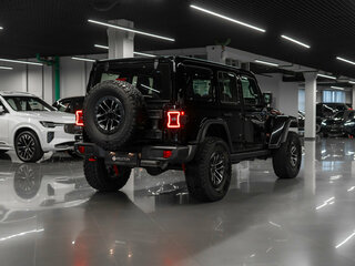 2025 Jeep Wrangler IV (JL) Рестайлинг, чёрный, 8200000 рублей, вид 4