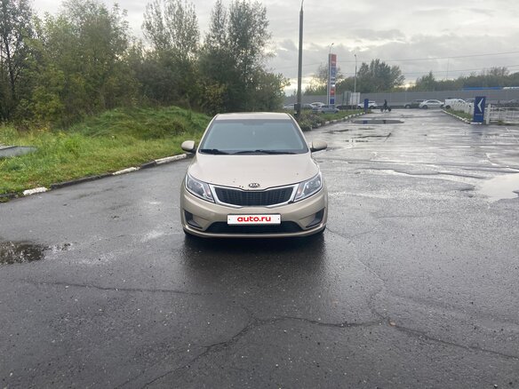 2015 Kia Rio III, бежевый, 500000 рублей