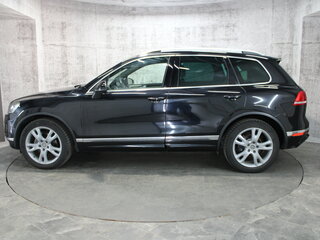 2015 Volkswagen Touareg II Рестайлинг, чёрный, 3099000 рублей, вид 5