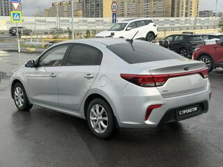 2018 Kia Rio IV, серебристый, 1175000 рублей, вид 4