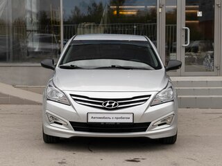 2016 Hyundai Solaris I Рестайлинг, серебристый, 1130000 рублей, вид 2