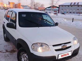2017 Chevrolet Niva I Рестайлинг, белый, 430000 рублей, вид 1