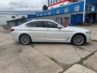 2019 BMW 5 серии 520d xDrive VII (G30/G31/G38), белый, 3290000 рублей, вид 5