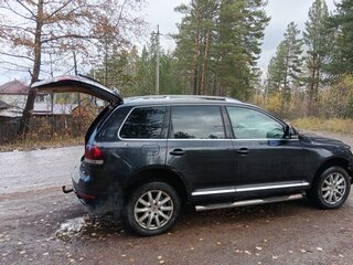2008 Volkswagen Touareg I Рестайлинг, чёрный, 750000 рублей, вид 2