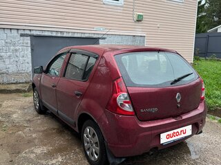 2010 Renault Sandero I, красный, 330000 рублей, вид 4