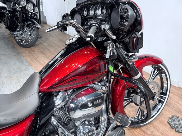 2017 Harley-Davidson Street Glide, красный, 1999000 рублей - вид 13