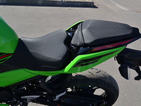 2023 Kawasaki Ninja 400, зелёный, 660000 рублей - вид 25