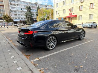 2019 BMW 5 серии 540i VII (G30/G31/G38), чёрный, 4990000 рублей, вид 5