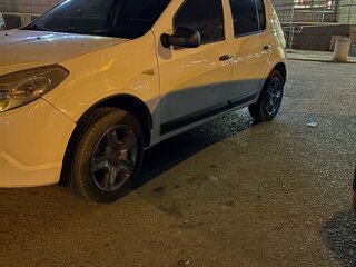 2012 Renault Sandero I, белый, 600000 рублей, вид 5