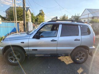 2005 Chevrolet Niva I, серебристый, 550000 рублей, вид 4