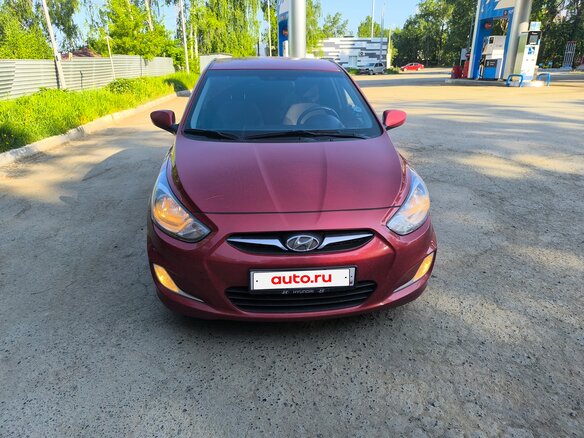 2013 Hyundai Solaris I, красный, 780000 рублей