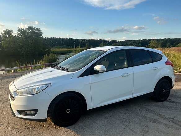 2017 Ford Focus III Рестайлинг, белый, 870000 рублей - вид 4