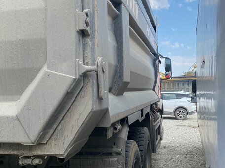 2024 Sinotruk Howo ZZ3327, красный, 6288000 рублей, вид 4