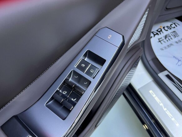 2026 Denza Z9, белый, 9999666 рублей - вид 32