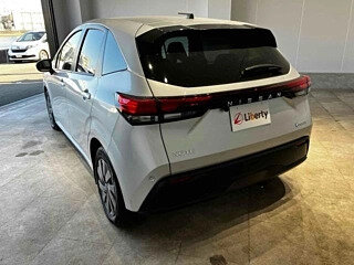 2022 Nissan Note e-Power III, серебристый, 1430777 рублей, вид 5