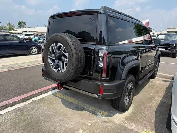 2025 BAIC BJ40 II, чёрный - вид 12