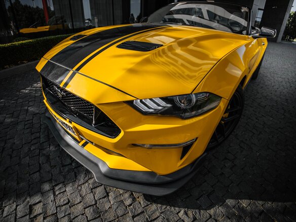 2020 Ford Mustang VI Рестайлинг, жёлтый, 3600000 рублей - вид 15