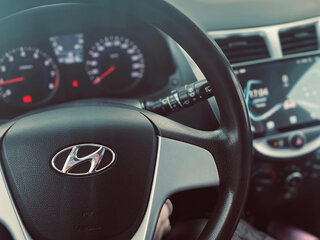 2012 Hyundai Solaris I, красный, 600000 рублей, вид 4