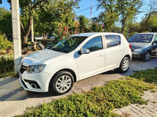 2018 Renault Sandero II Рестайлинг, белый, 773000 рублей, вид 3