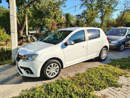 2018 Renault Sandero II Рестайлинг, белый, 773000 рублей, вид 3