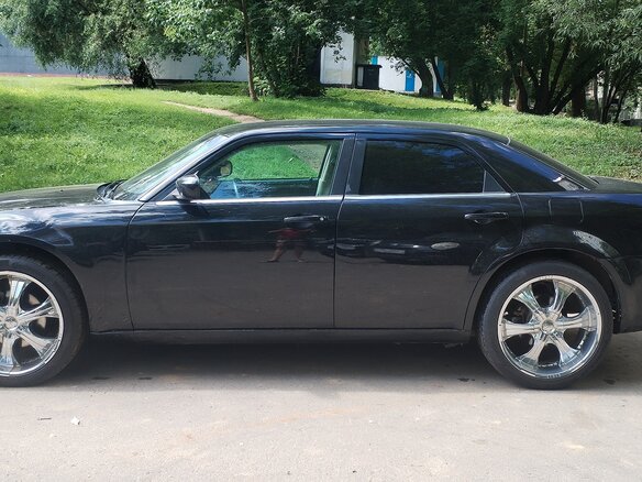 2007 Chrysler 300C I, чёрный, 1000000 рублей - вид 1