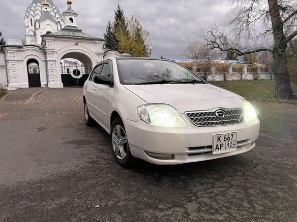 2001 Toyota Corolla Fielder IX (E120, E130), белый, 499900 рублей - вид 2