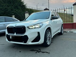 2023 BMW X1 28i xDrive III (U11/U12), белый, 3490000 рублей, вид 2
