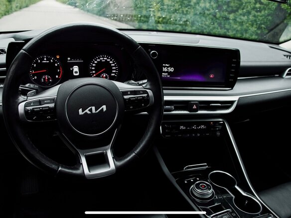 2021 Kia K5 LPi III, белый, 2650000 рублей - вид 16