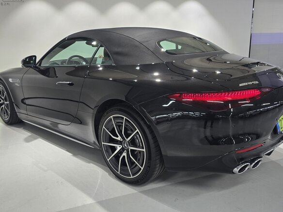 2025 Mercedes-Benz SL-Класс AMG SL 43 43 AMG IV (R232), чёрный, 11990750 рублей - вид 6