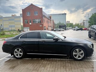 2016 Mercedes-Benz E-Класс 200 V (W213, S213, C238), чёрный, 3100000 рублей, вид 4