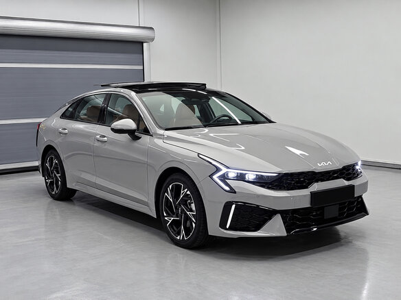 2023 Kia K5 III Рестайлинг, серый, 2690000 рублей - вид 5