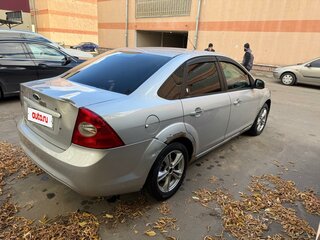 2010 Ford Focus II Рестайлинг, серебристый, 390000 рублей, вид 3