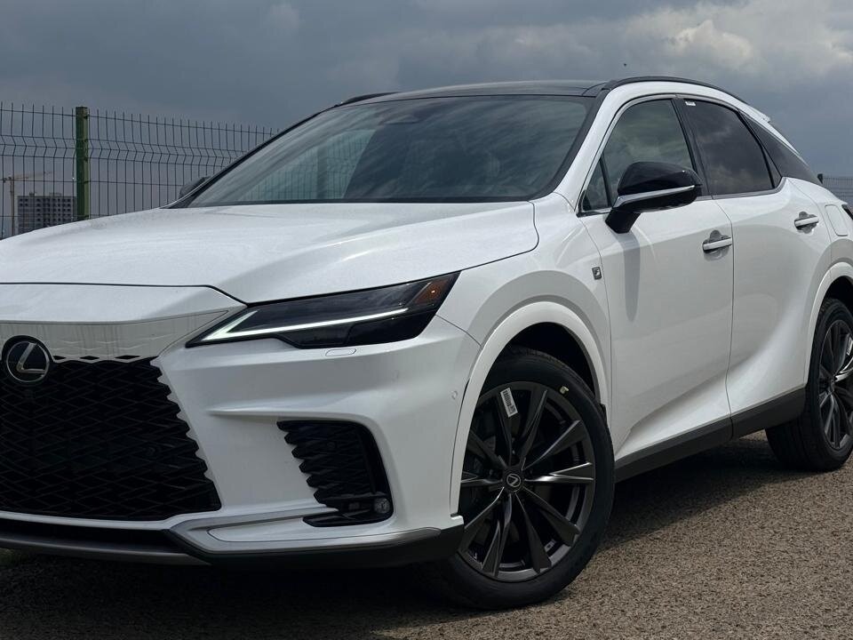 Открыть фотографии: Lexus RX V