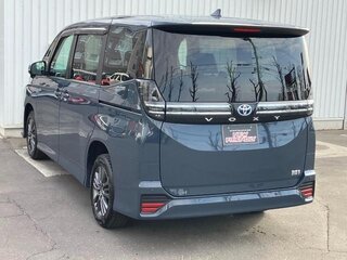 2023 Toyota Voxy IV (R90), синий, 4100000 рублей, вид 5
