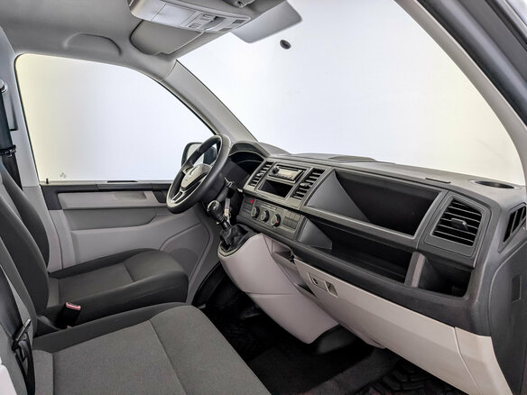 2017 Volkswagen Transporter, серый, 2440000 рублей - вид 10