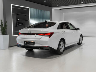 2021 Hyundai Avante VII, белый, 2250000 рублей, вид 5