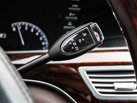 2010 Mercedes-Benz S-Класс 500 V (W221) Рестайлинг, чёрный, 1589000 рублей - вид 15