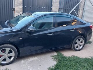 2009 Chevrolet Cruze I, чёрный, 600000 рублей, вид 4