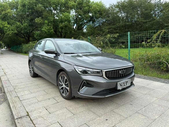 2023 Geely Emgrand II, серый, 1050000 рублей - вид 2