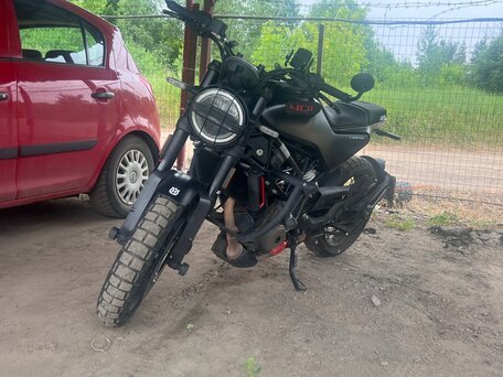 2023 Husqvarna Svartpilen 401, чёрный, 450000 рублей, вид 4