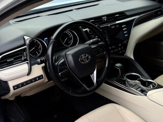 2018 Toyota Camry VIII (XV70), белый, 2850000 рублей, вид 5