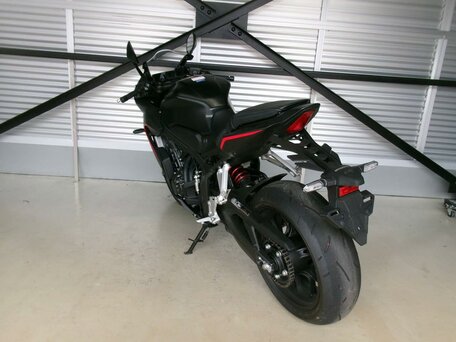 2025 Honda CBR 650R, чёрный, 1299000 рублей, вид 4
