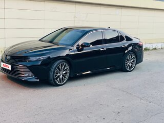 2018 Toyota Camry VIII (XV70), чёрный, 3100000 рублей, вид 1
